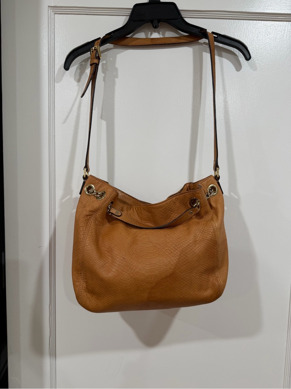 Michael Kors Cognac Leather Shoulder Bag with Gold Chain - Picture 5 of 10